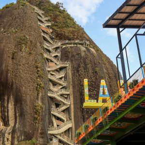 Tour a Guatapé y Piedra del Peñol desde Medellín
