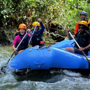 Tour de Aventura Río Claro: Rafting, Cavernas e Hidrosenderismo